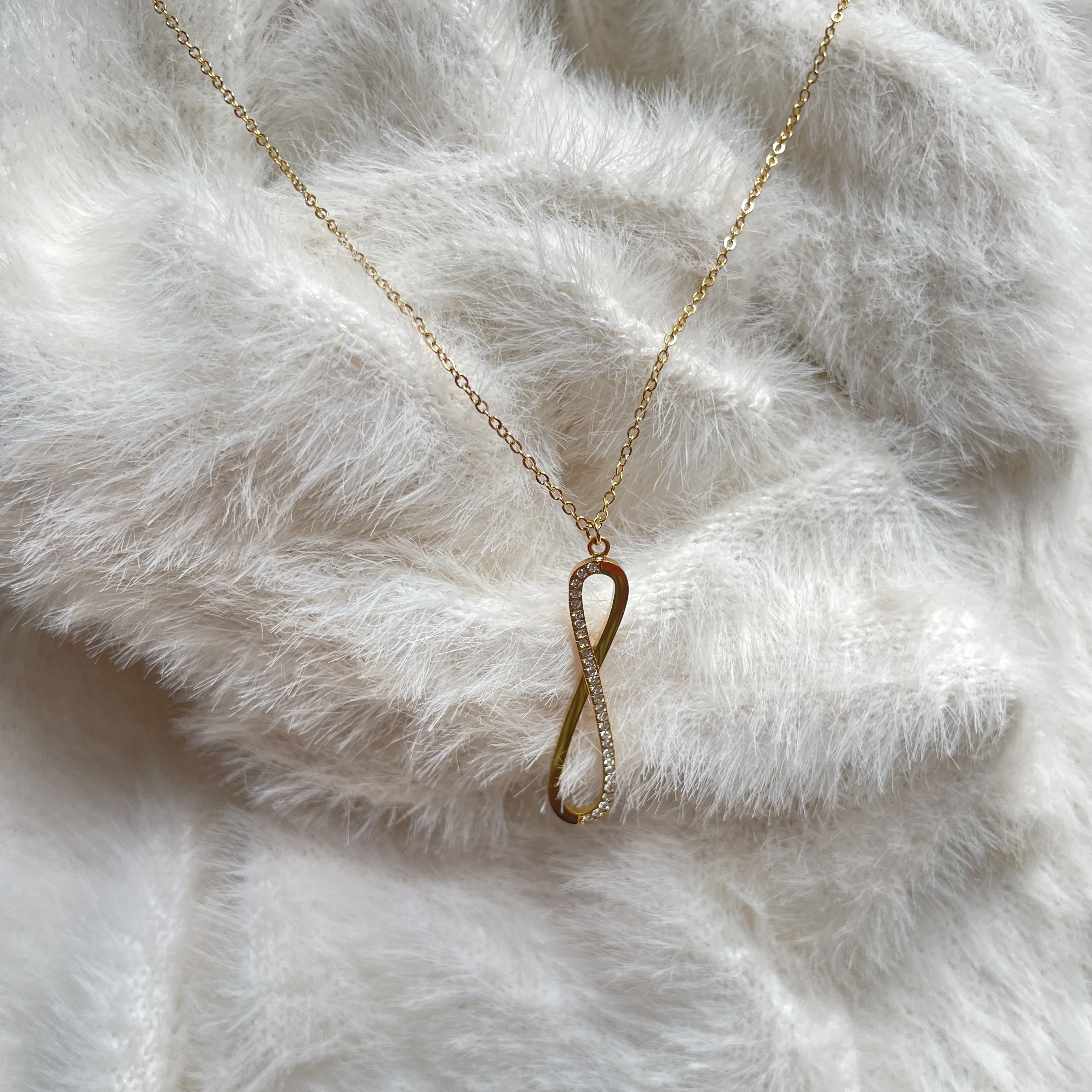 Stone Infinity Pendent